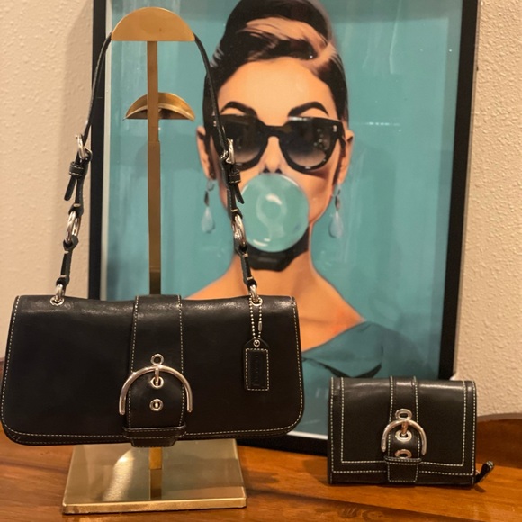 Coach Handbags - COACH Vintage 9739 Black Leather Soho Buckle Shoulder Bags With Matching Wallet